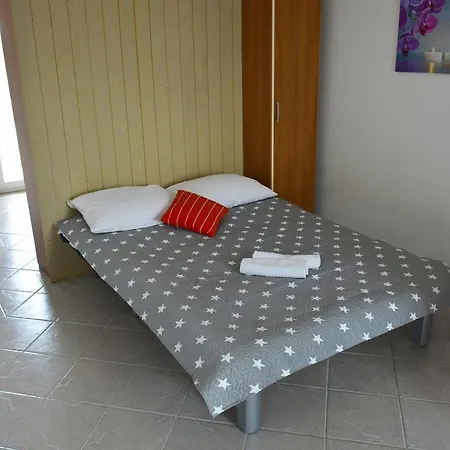 Appartamento Maja Vir