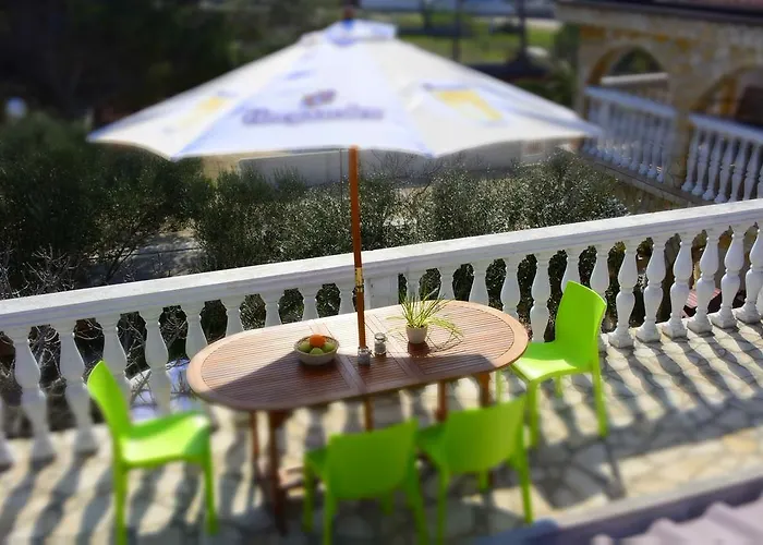 Maja Apartament *