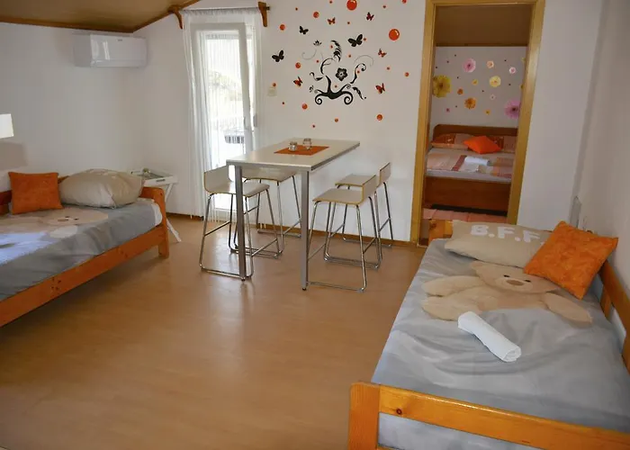 Apartament Maja Vir