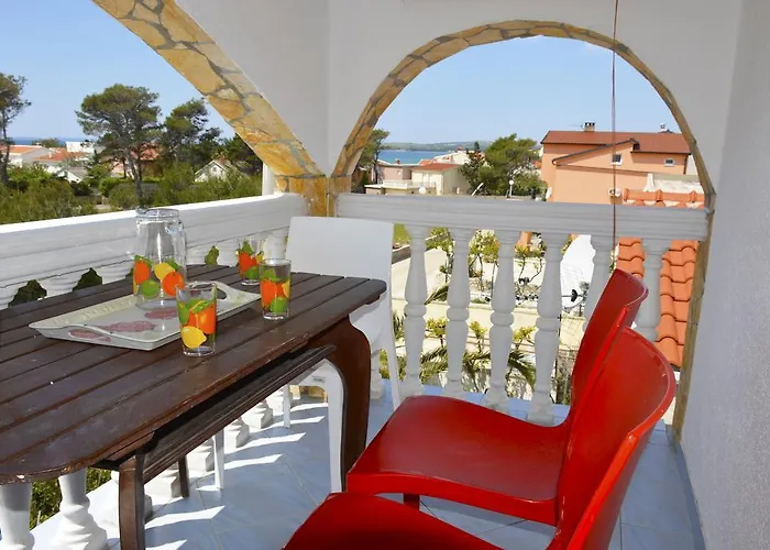 Apartament Maja Vir