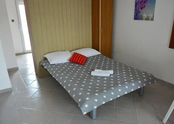 Apartament Maja Vir