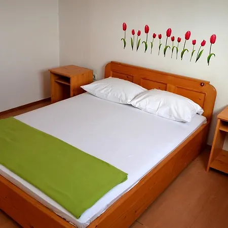 Apartman Maja *