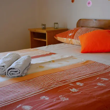Apartament Maja Vir